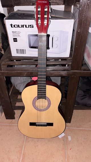 Guitarra Rocket Music XF201AN casi nueva