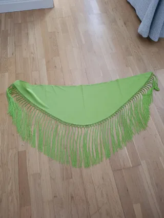 Mantoncillo Flamenco Verde con Flecos