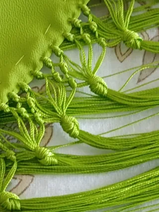 Mantoncillo Flamenco Verde con Flecos