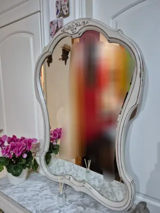 Consola ingresso rinnovata in marmo e legno