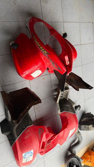 Plásticos Polaris Phoenix Vermelhos