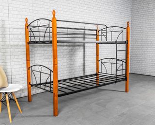 Litera singular de forja y madera