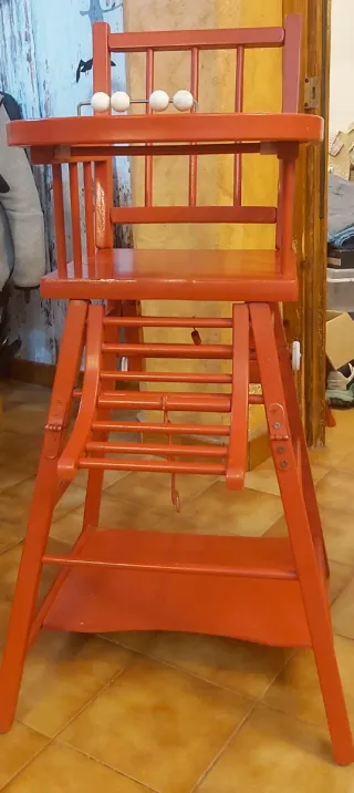 Trona de madera para bebé