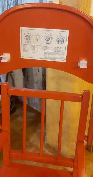 Trona de madera para bebé