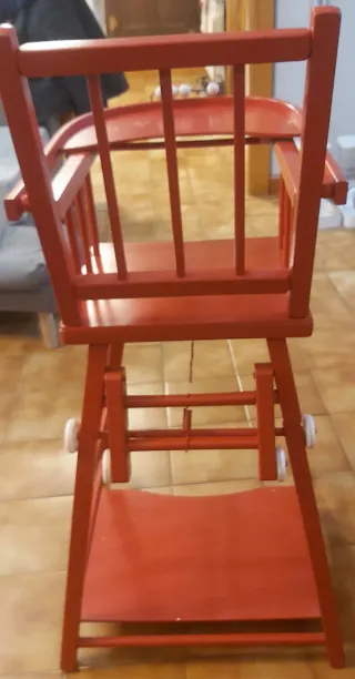 Trona de madera para bebé