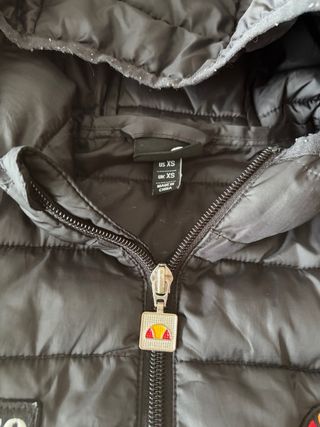 Cazadora Ellesse Negra con Capucha