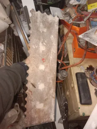 Paleta llana dentada para albañilería