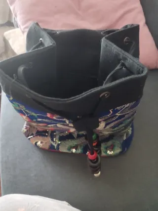 Mochila bordada con lentejuelas