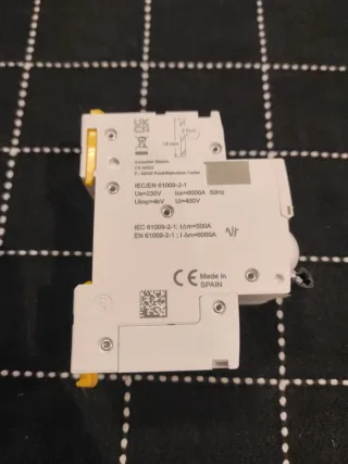 Interruptor Diferencial C,32A, 300mA,1P+N,A9DE7632