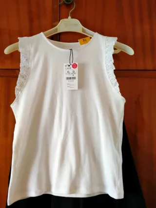 Conjunto Top Blanco y Shorts negro