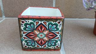 Maceta cuadrada cerámica diseño floral