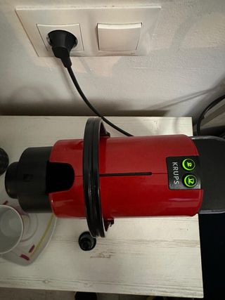Cafetera Nespresso Krups Roja
