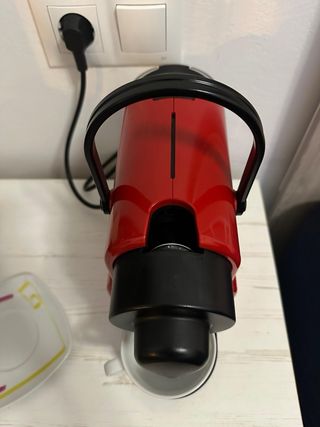 Cafetera Nespresso Krups Roja