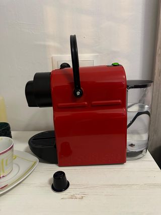 Cafetera Nespresso Krups Roja