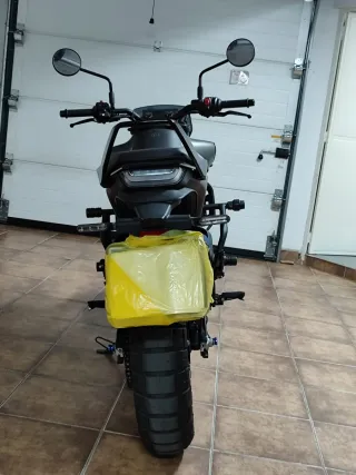 Husqvarna Svartpilen 401 2025