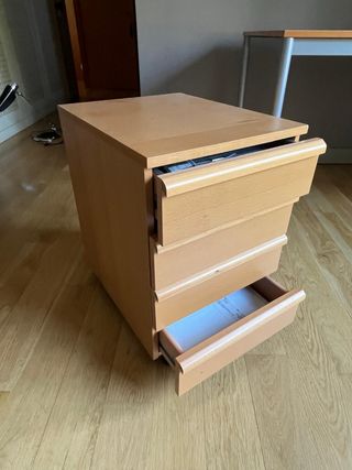Mesa de estudio con cajonera