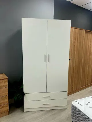 Armario blanco con 2 puertas y 2 cajones