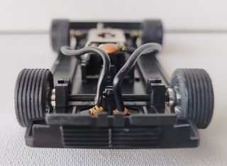 Scalextric BMW M1 chasis, motor RX-4 y ejes