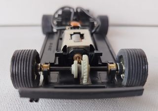 Scalextric BMW M1 chasis, motor RX-4 y ejes