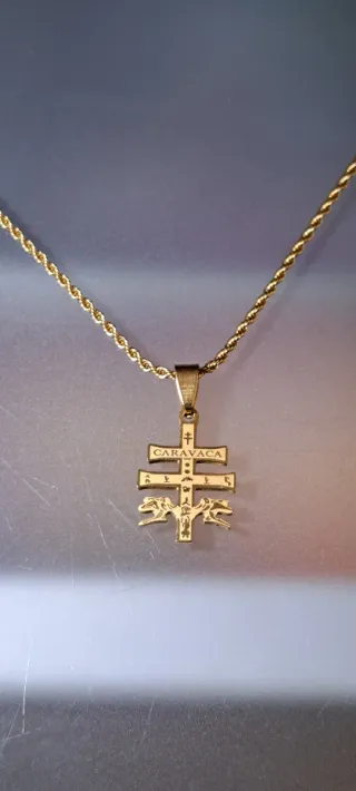 Collar Cruz de Caravaca Acero Inoxidable Dorado