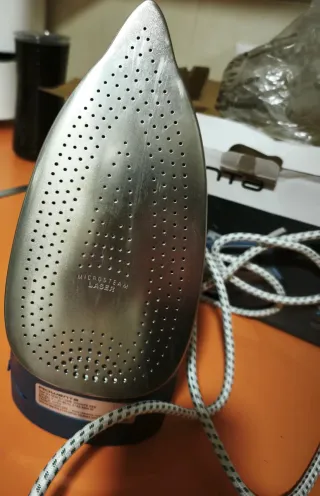 Plancha de vapor Rowenta Effective+ 2400W