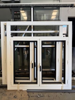 Ventanas de aluminio Cortizo bicolor blanco/7016