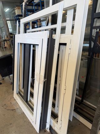 Ventanas de aluminio Cortizo bicolor blanco/7016