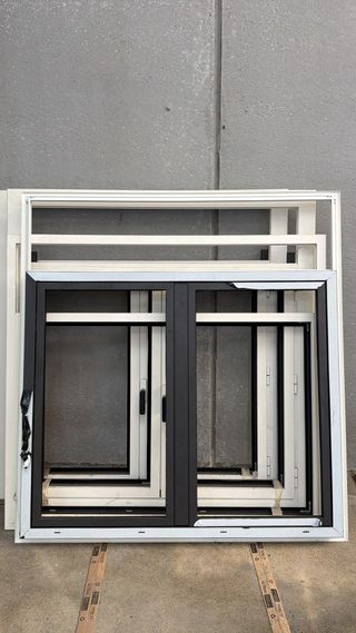 Ventanas de aluminio Cortizo bicolor blanco/7016