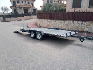 Remolque plataforma coche