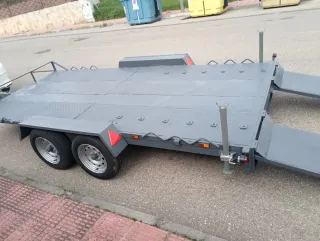 Remolque plataforma coche