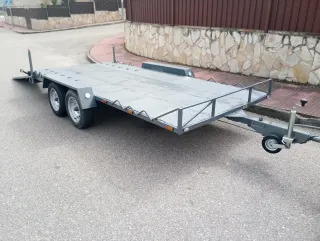 Remolque plataforma coche