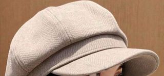Gorra beige con ala