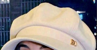 Gorra beige con ala