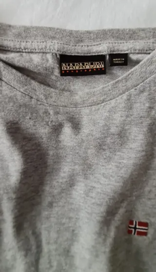 Camiseta Nappapijri. Talla M