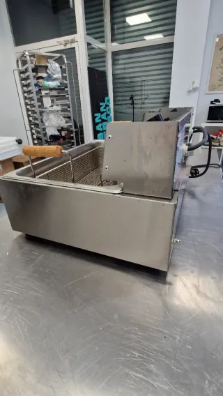 Freidora 15L 1 Cesta - Hasta 3kg