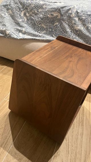 Mesita de noche de madera de acacia