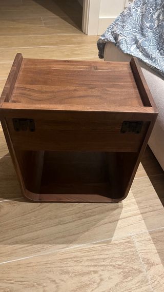 Mesita de noche de madera de acacia