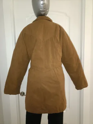 Cazadora tipo terciopelo marrón