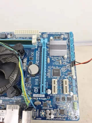 PLACA BASE DE ORDENADOR