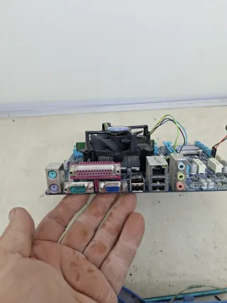 PLACA BASE DE ORDENADOR