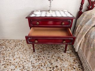 Mesilla de noche granate madera