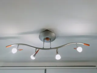 Lámpara de techo moderna metal y madera 4 focos