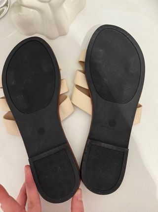 Sandalias planas beige y marrón , NUEVAS