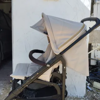 Carro de paseo ligero para bebé.  Marca Inglesina.