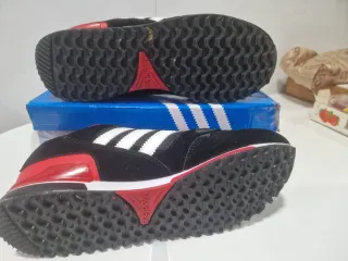 Zapatillas Adidas ZX750 Negras y Rojas
