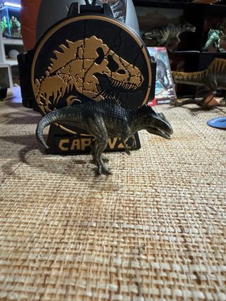 Huevo Captivz Giganotosaurio Jurassic World