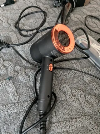 Varios artículos para el cuidado del cabello