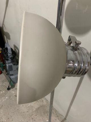 Lampada a colonna con tre plafoniere