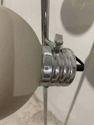 Lampada a colonna con tre plafoniere