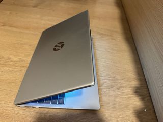 Portátil HP Ryzen 5 / 8GB / SSD 512GB